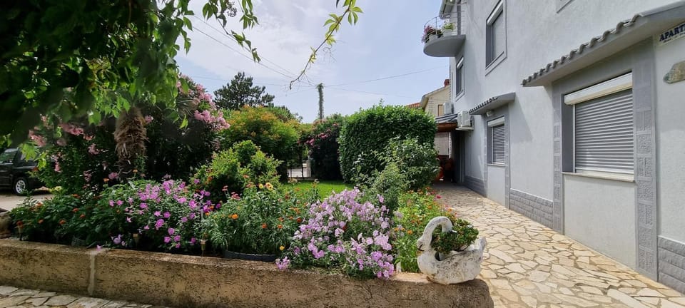 Property building, Garden