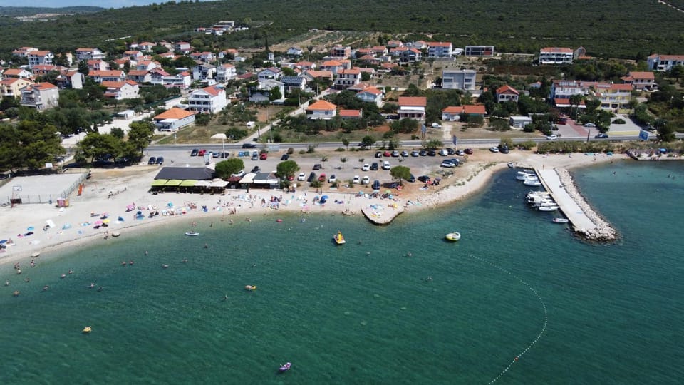 Bird's eye view, Beach, Beach, young children, sunbed, sunbed