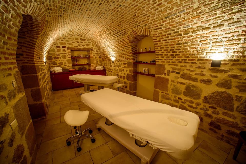 Massage, Spa and wellness centre/facilities, Spa and wellness centre/facilities