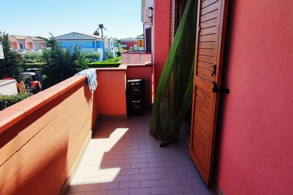 Property building, Day, View (from property/room), Balcony/Terrace