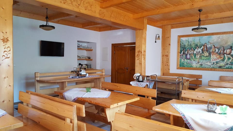 Restaurant/places to eat, Dining area