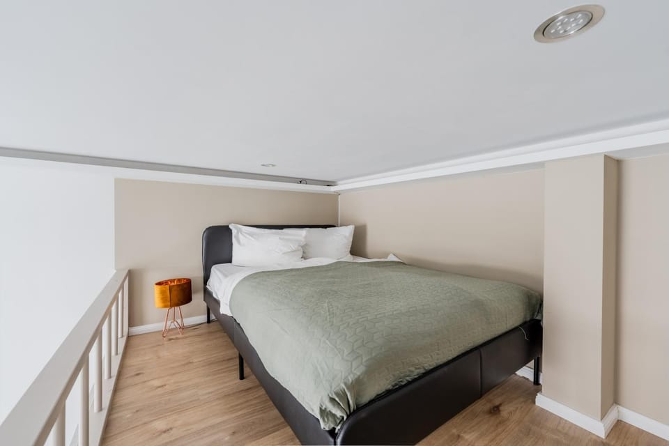 Stylisches Studio mit Galerie-Schlafplatz Apartment in Berlin