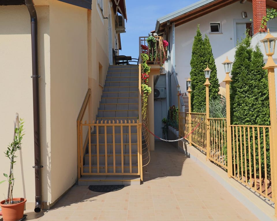 Property building, Day