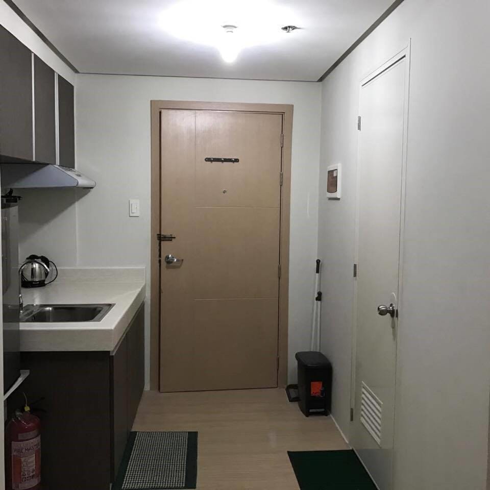 Mplace Condo Unit _ Panay Avenue, Quezon City, Philippines Apartment in Quezon City