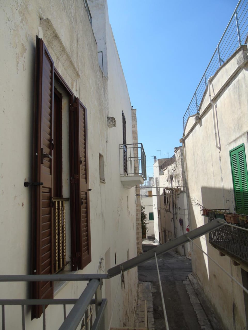 Balcony/Terrace, Street view