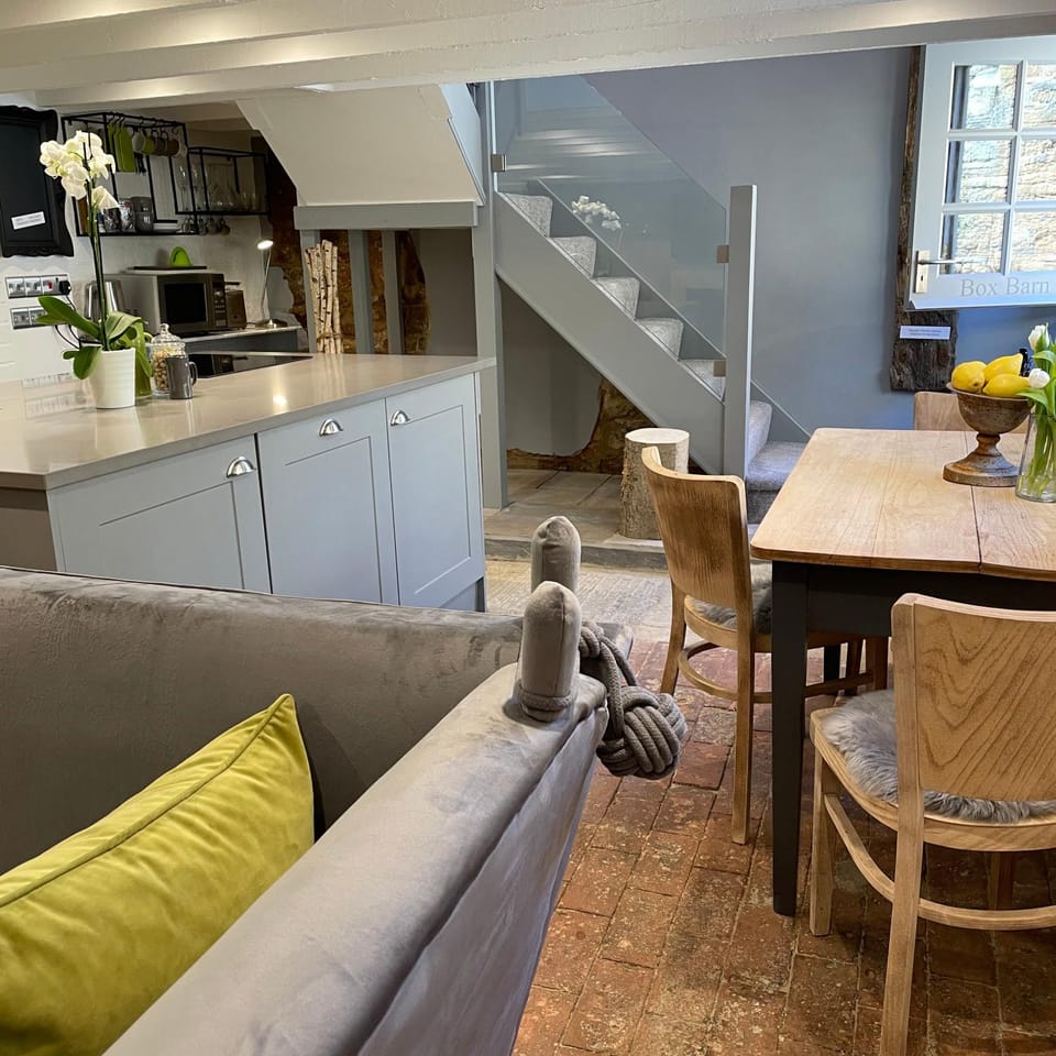 Box Barn - Stylish Accommodation in Rutland House in England