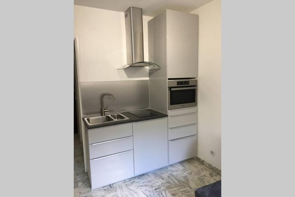 Studio meublé proche plages et vieille ville Apartment in Antibes