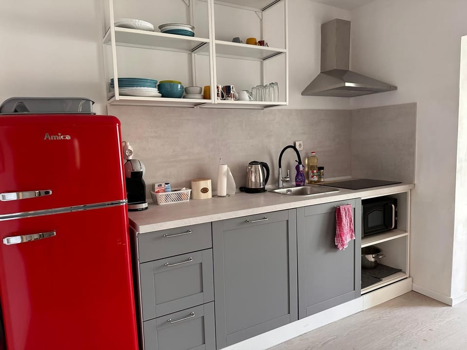 Beach Apartment - 50m from the Beach with Free Parking Apartment in Biograd na Moru