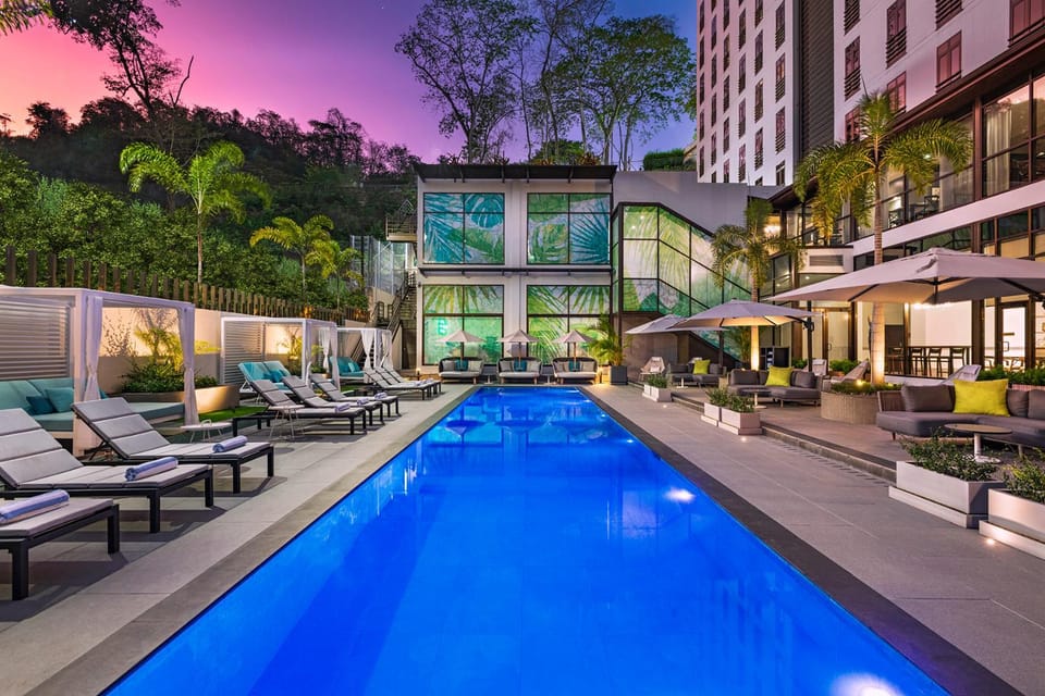 Pool view, Swimming pool, sunbed