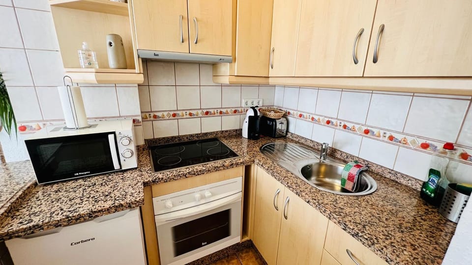 Coffee/tea facilities, Kitchen or kitchenette, minibar, pet friendly, stove, toaster