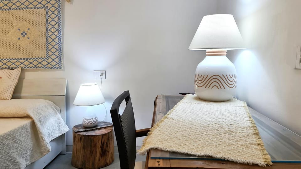 Bed, View (from property/room), Decorative detail, Bedroom, Breakfast