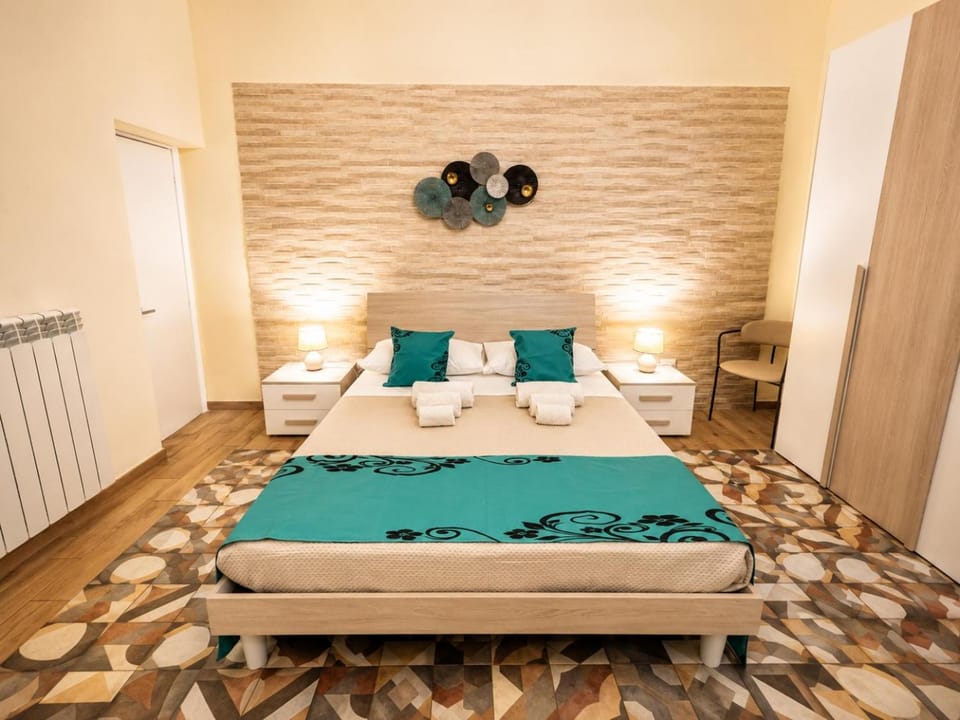Bed, TV and multimedia, Living room, Seating area, Bedroom, internet, towels, air conditioner