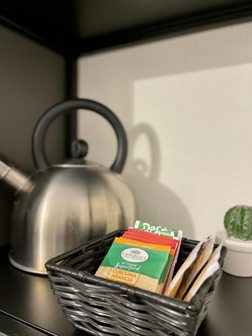Coffee/tea facilities, Kitchen or kitchenette
