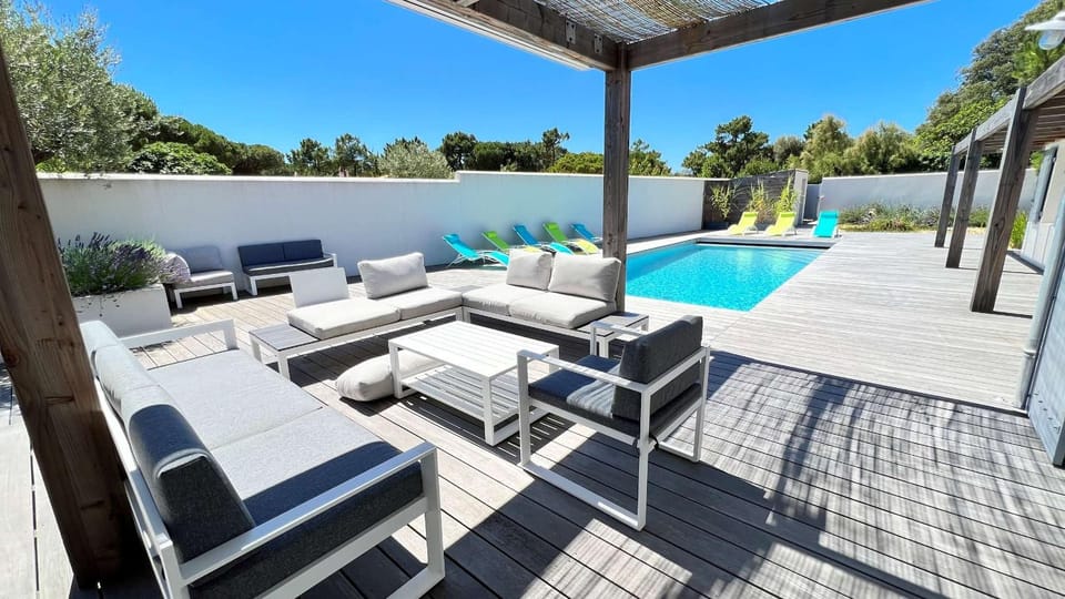 Patio, Garden, Garden, View (from property/room), Balcony/Terrace, Balcony/Terrace, Garden view, Garden view, Pool view, Swimming pool, sunbed