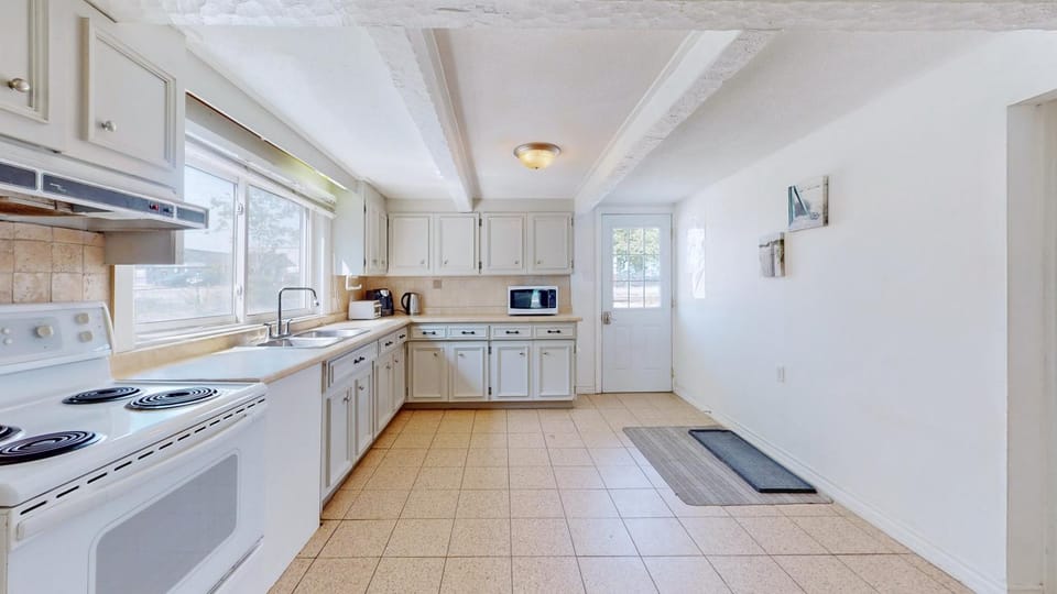 Kitchen or kitchenette, kitchen, kitchen