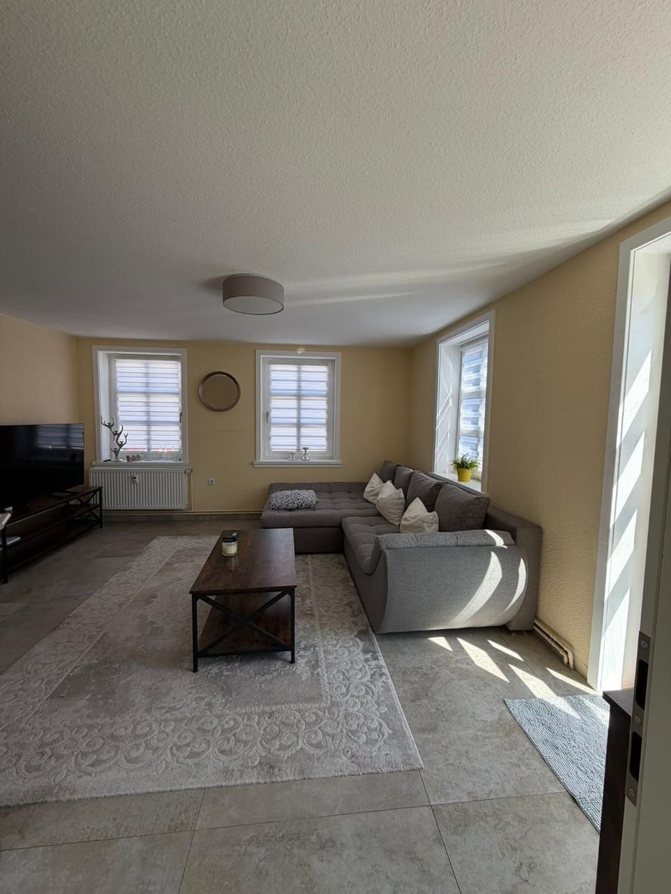 Bed, Evening entertainment, Bedroom, fireplace