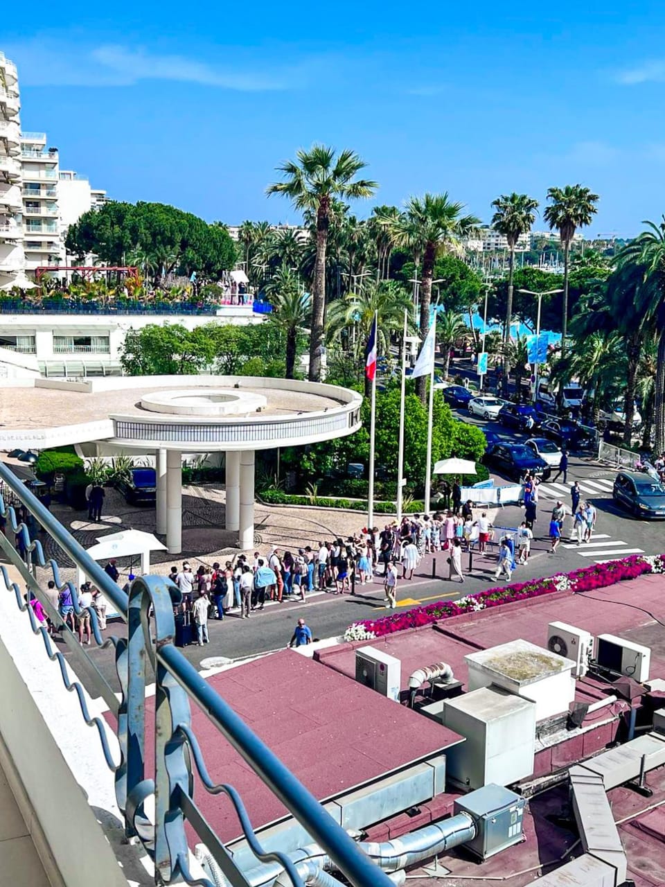 Cannes Croisette Superbe 3P front de mer Apartment in Cannes