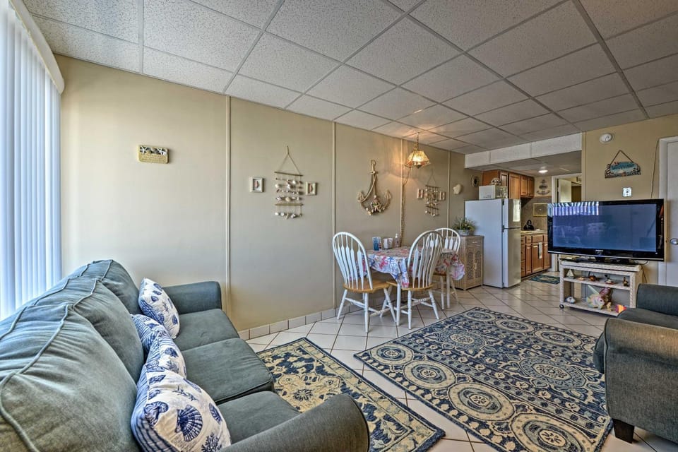 Condo w/ Pool Access on Wildwood Crest Beach! House in Wildwood Crest