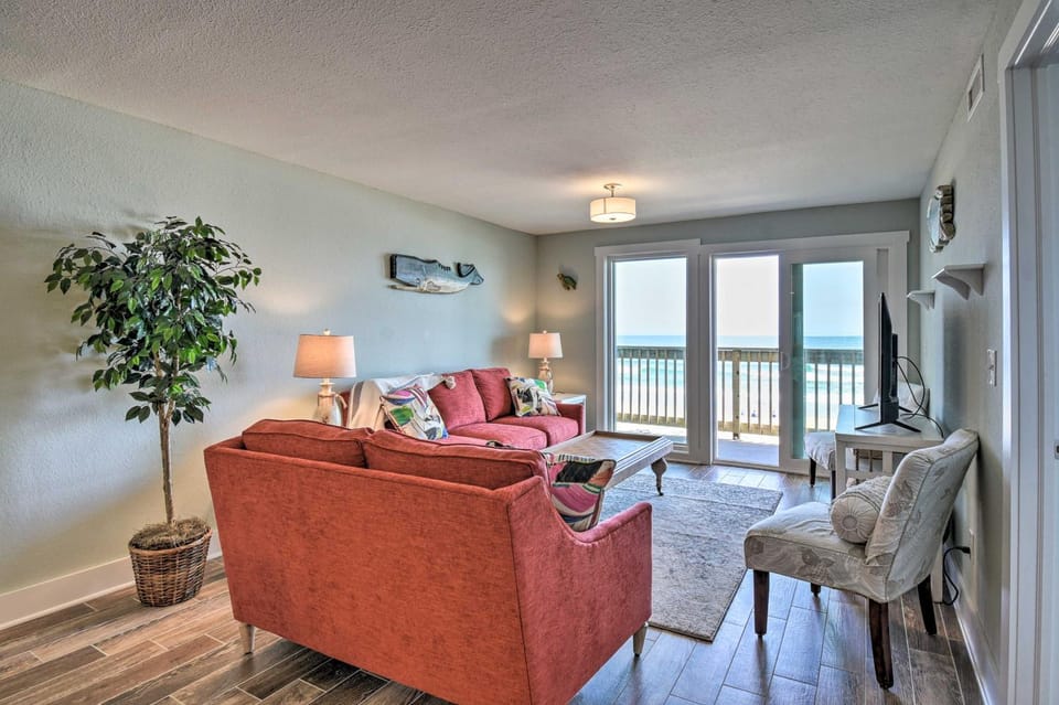 Beachfront Nags Head Condo w/ Private Balcony! House in Nags Head