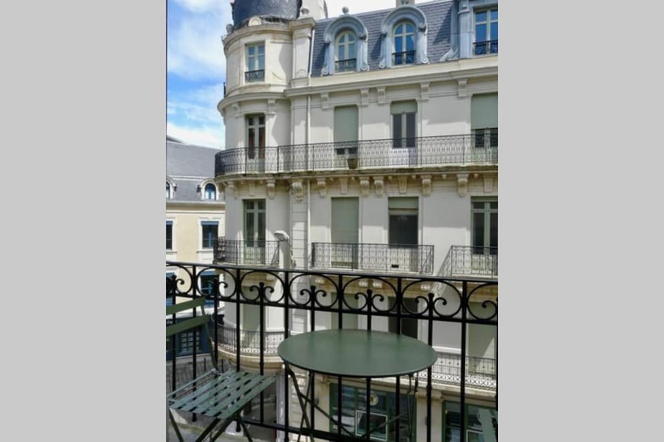 Magnolia : Superbe deux-pièces quartier du Château Apartment in Pau
