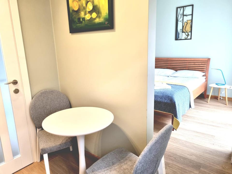 Bed, Kitchen or kitchenette, Photo of the whole room