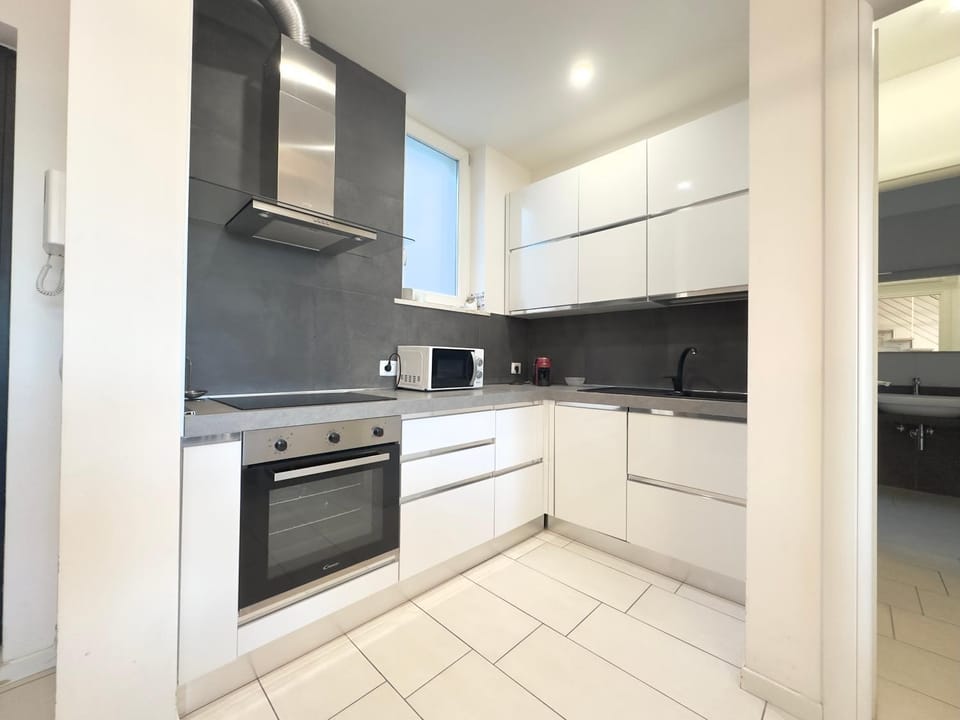 Kitchen or kitchenette, kitchen