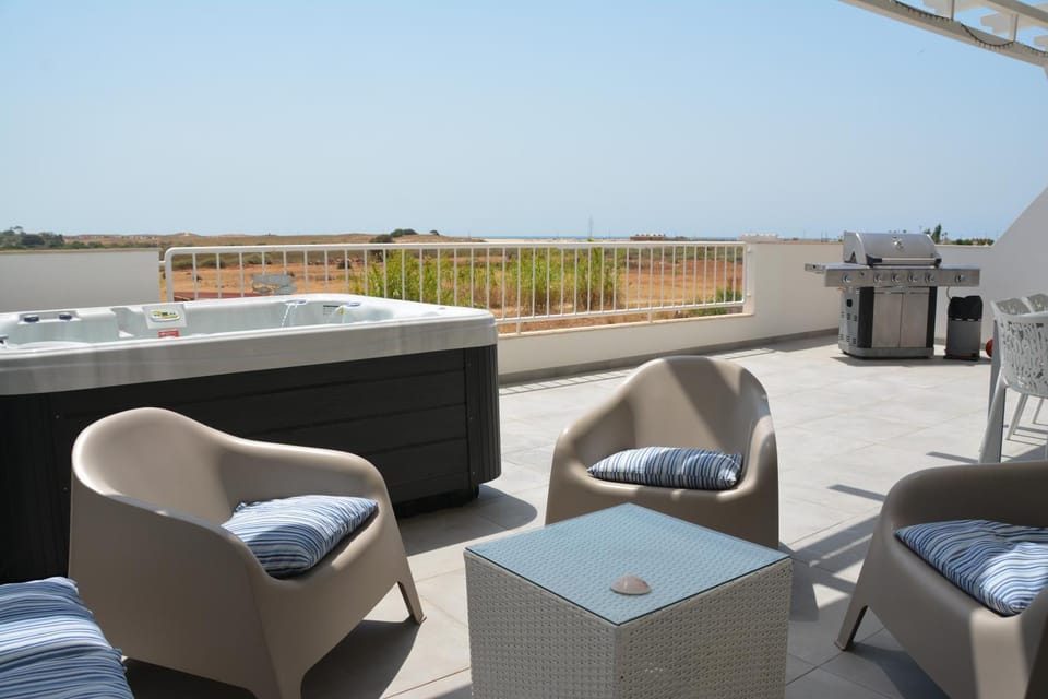 Patio, Natural landscape, View (from property/room), Balcony/Terrace, Seating area