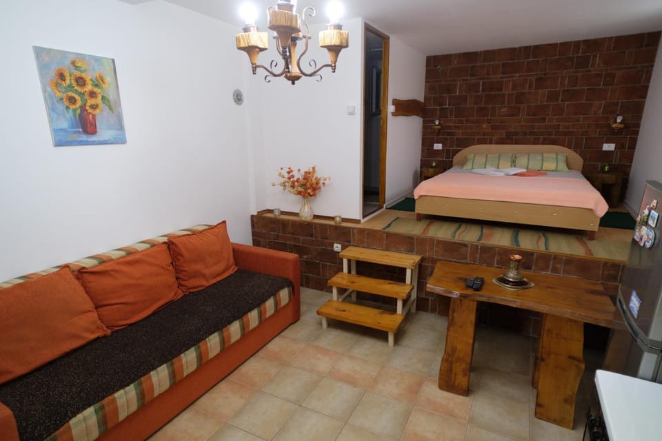 Photo of the whole room, Seating area, Bedroom