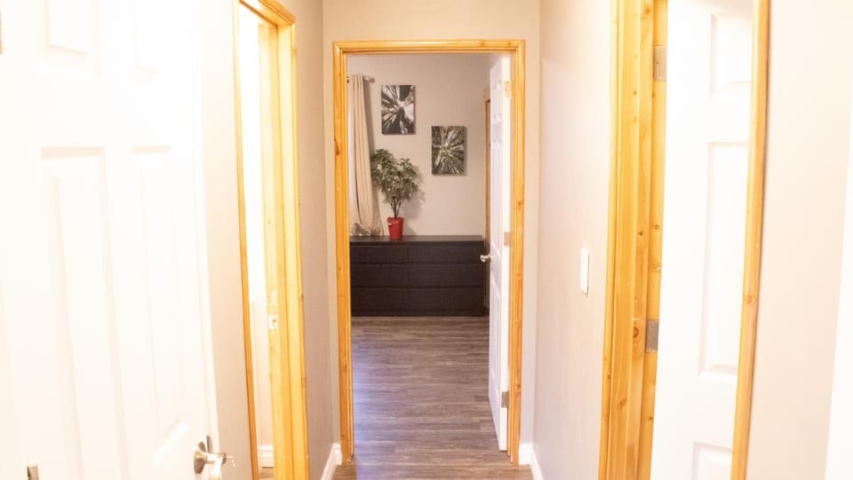 Private Home - Playground, Jumping Mat, BBQ, Darts, Firepit, Gazebo, 4 Smart TVs, White Cotton Bedding, - The Redwood Cul-De Sac Beach Retreat House in Crescent City