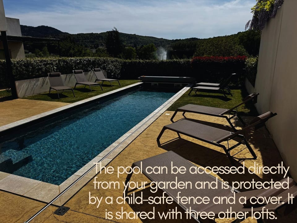 Swimming pool, Swimming pool