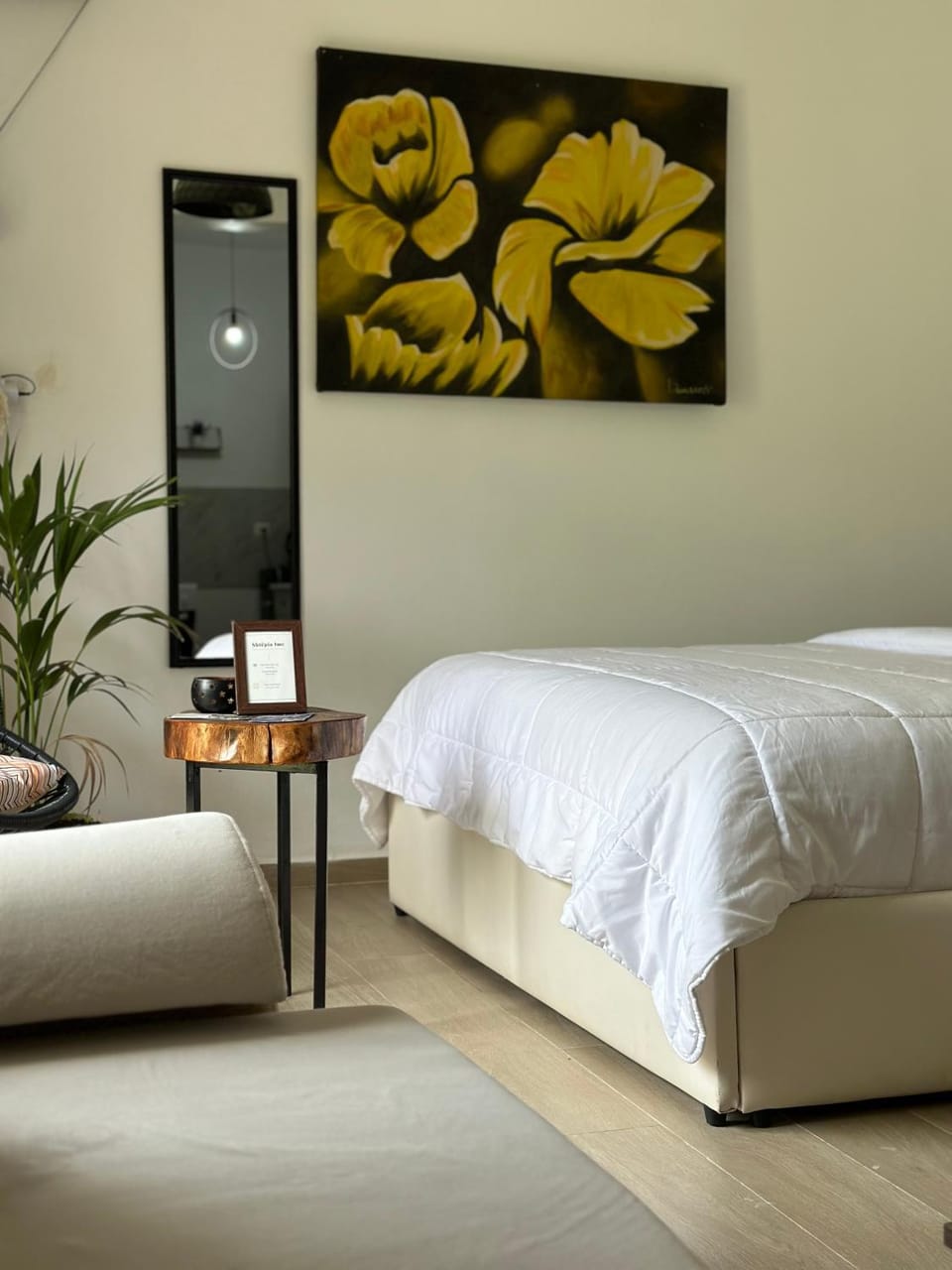 Bed, Living room, Bedroom