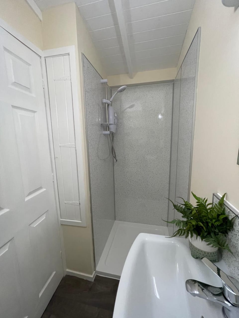 Kevara Shepherds Hut Apartment in Scotland