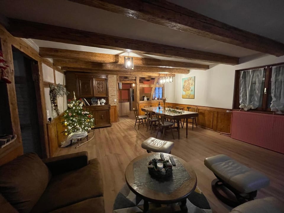 Living room, Dining area