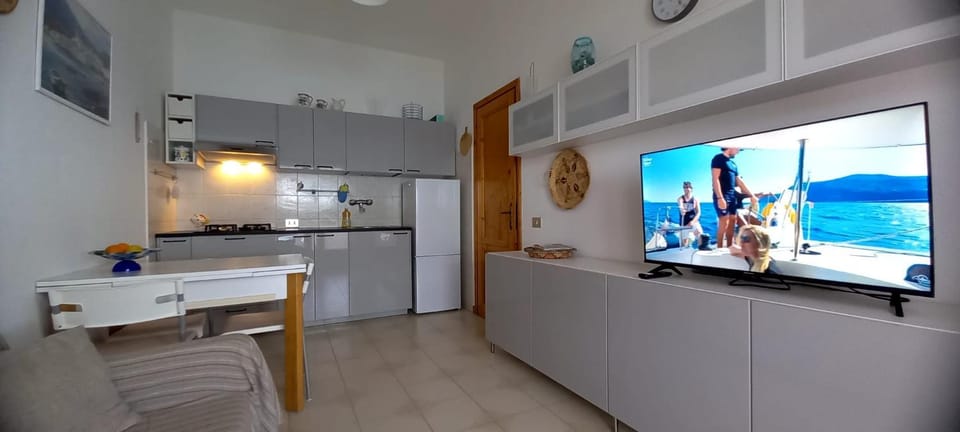 Communal lounge/ TV room, Kitchen or kitchenette