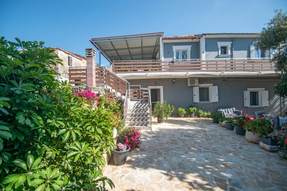 Property building, Garden view