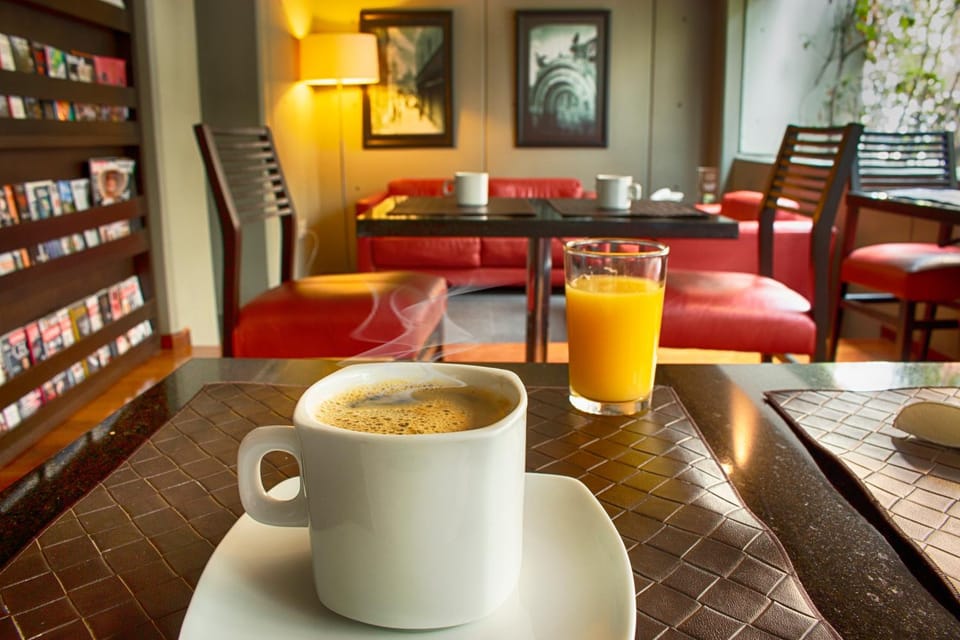 Communal lounge/ TV room, Buffet breakfast