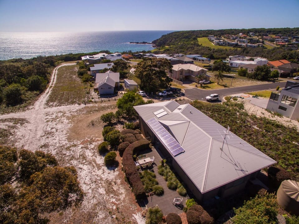 Tura Beachhouse in Dolphin Cove House in Tura Beach