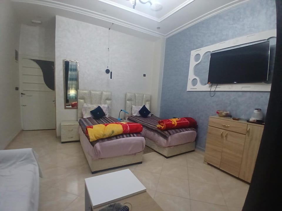 Bed, TV and multimedia, Photo of the whole room, Bedroom, wardrobe