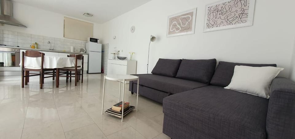 Kitchen or kitchenette, Living room, Seating area, Dining area, dishwasher, pet friendly