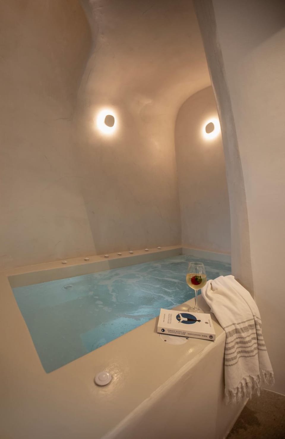 Hot Tub, towels