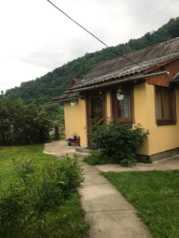 Property building, Facade/entrance, Garden
