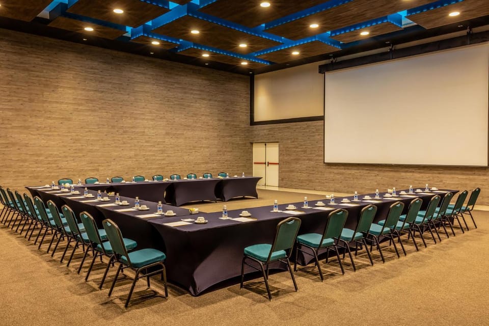 Business facilities, Banquet/Function facilities, Meeting/conference room, air conditioner
