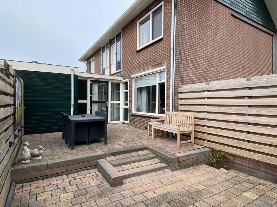 Huis bij het water in uitstekend fiets-, vis- en vaargebied House in Friesland, Netherlands