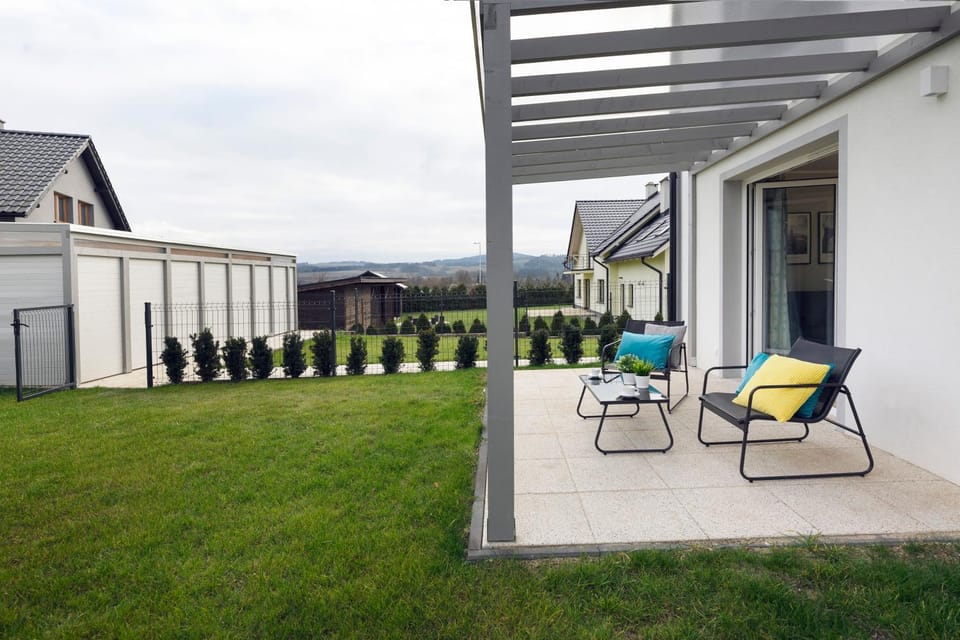 Apartament Liliowa 4 z tarasem Apartment in Lower Silesian Voivodeship