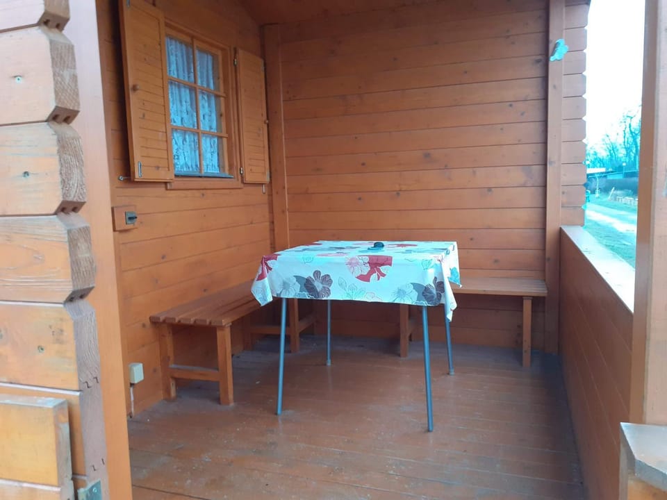 Chatka Rozárka - Výrovická přehrada Campground/ 
RV Resort in South Moravian Region