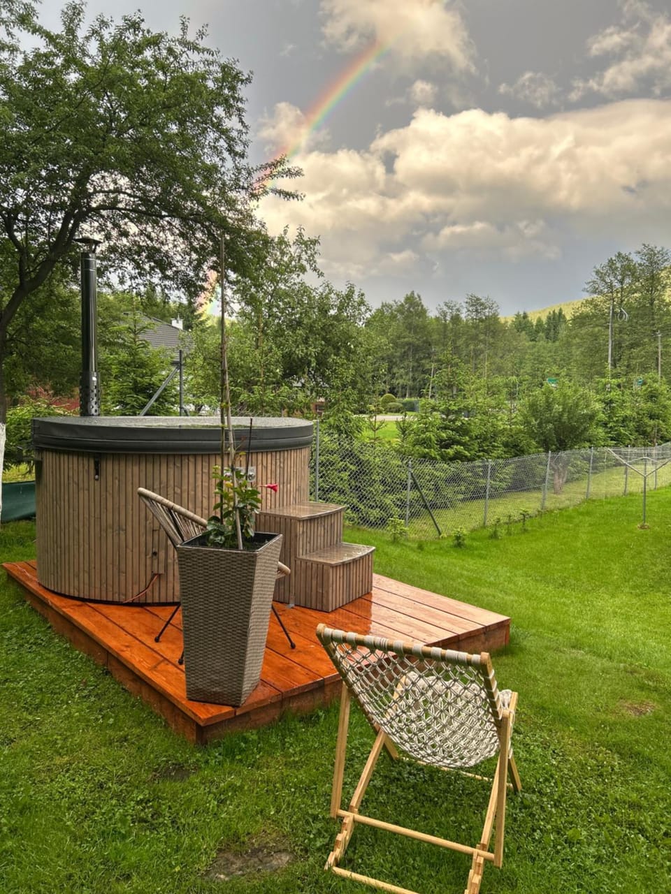 Garden, Hot Tub