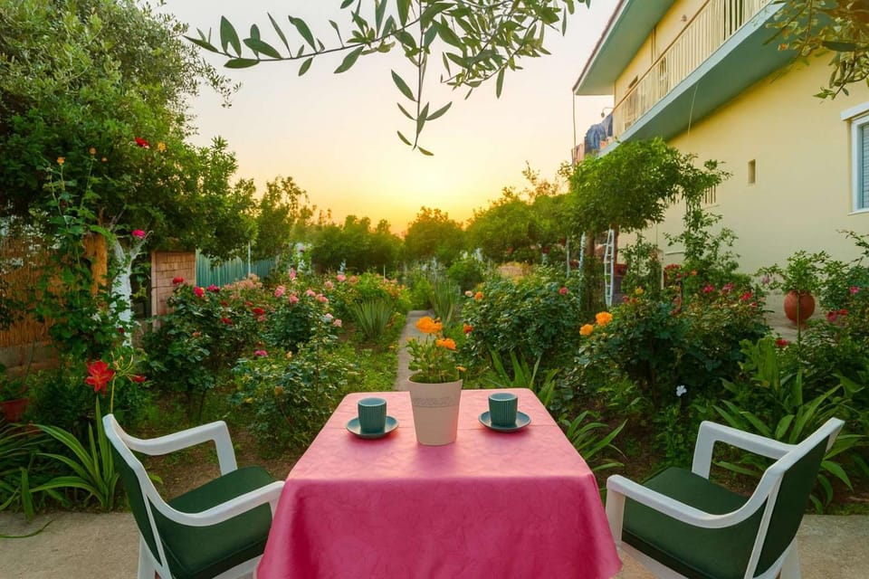 Summer Rose Garden Getaway - A step to the Beach House in Messenia