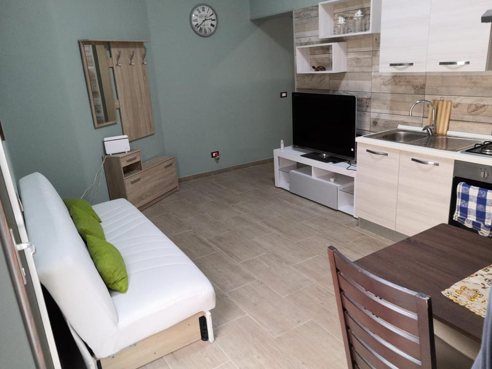 Kitchen or kitchenette, Lounge or bar