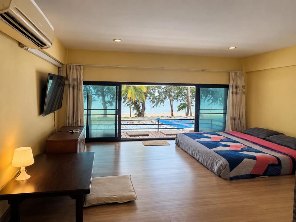 Bed, View (from property/room), View (from property/room), Balcony/Terrace, Balcony/Terrace, Beach, Bedroom, Sea view, Sea view