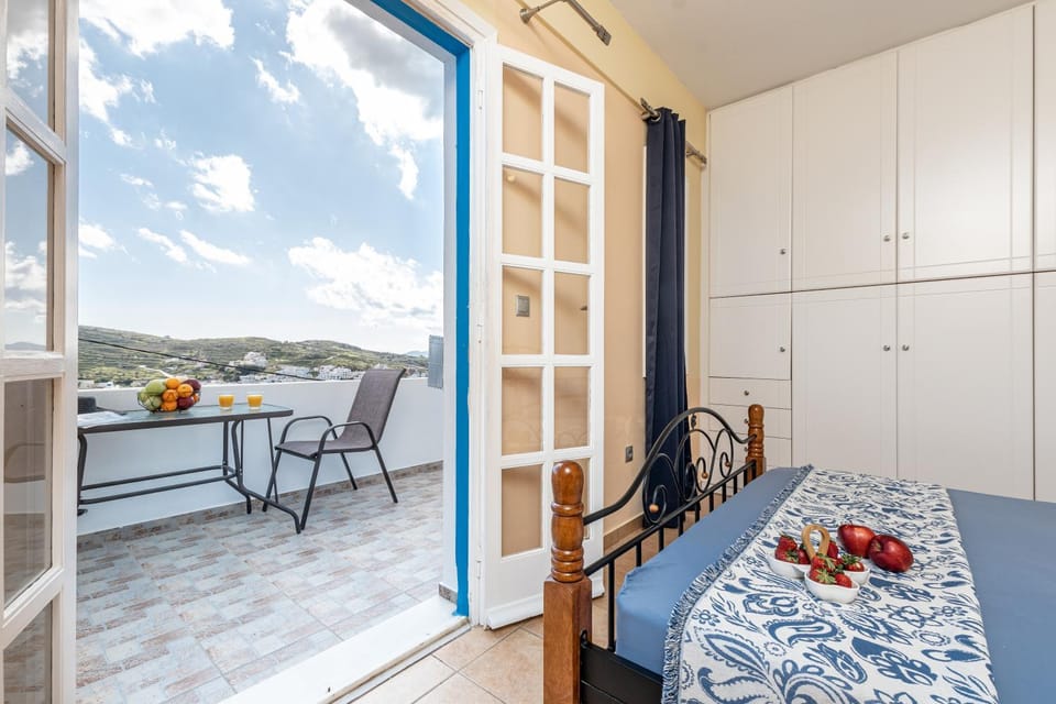 Bed, Day, View (from property/room), Balcony/Terrace, Bedroom
